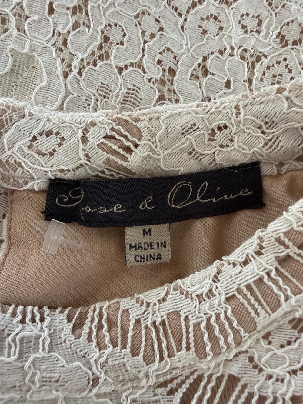 Rose & Olive Ivory Lace Mock Neck Sleeveless Blouse Size M Lined - Picture 2 of 7